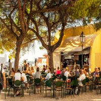 Pros & Cons of Living in Lisbon