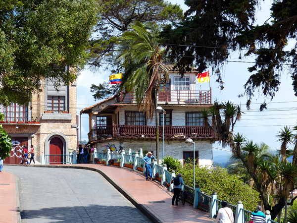 Street Tres de Noveimbre in Cuenca, Ecuador